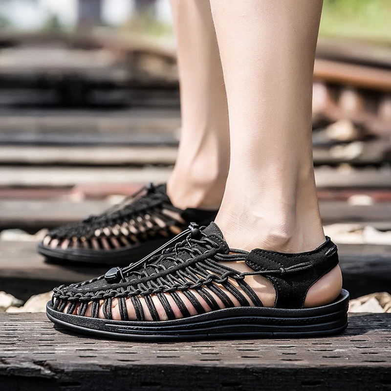 Summer Men\'s Handmade Weaving Fashion Design Men\'s Sandals Outdoor Casual Beach Sandals Breathable Soft Bottom Hollow Slippers
