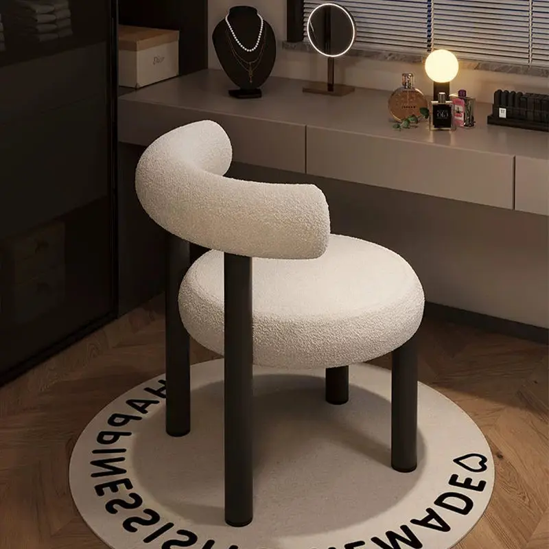 

Дизайнерский стул для макияжа в стиле интернет-селебрити, современный простой стул для столовой, табурет для девичьей спальни, домашний стул для туалетного столика