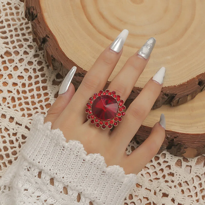 

Adjustable Vintage Large Luxury Crystal Glass Open Ring Faion Exaggerated Gem Couple Rings Women's Sle Alloy Embedded Art...