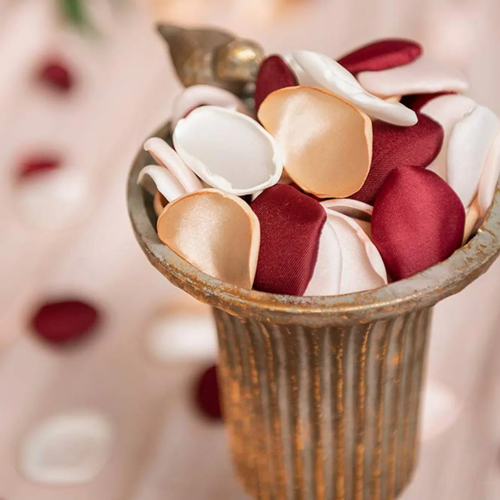 

1610pcs Rose Petals Silk Flower Petals for Wedding/Aisle/Flower Girl Baskets/Table Centerpiece Décor Hair Accessories Burnt Edge