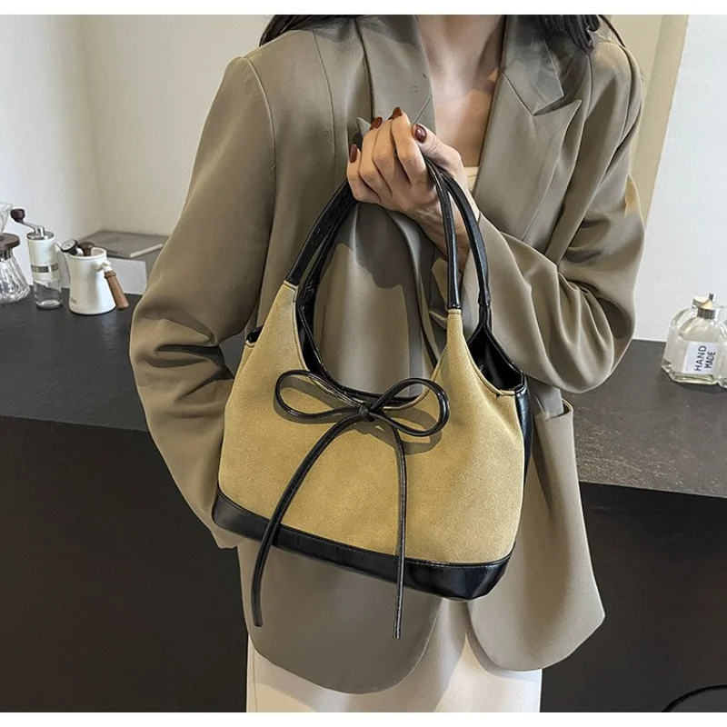 

Vintage Leopard Print Tote Bag, Black Leather Accent with Bow, Versatile Shoulder & Crossbody Everyday Purse Crossbody Everyday