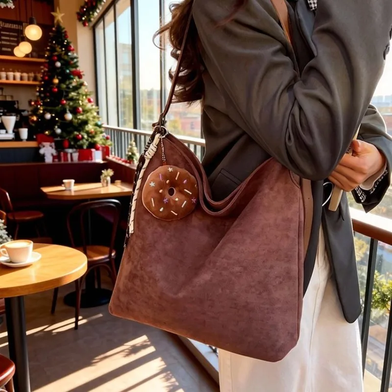 

Женская сумка через плечо на молнии для повседневного использования. Легкая и безопасная дневная сумка.