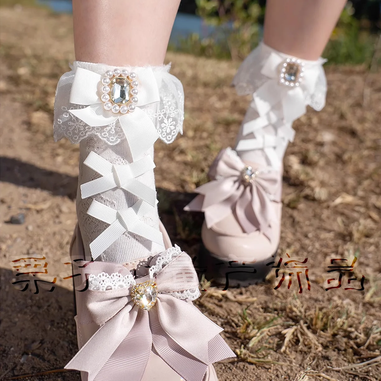 Japanese handmade lace bud mass-produced square diamond gem bow lace women's socks cute sweetheart girl socks Lolita with skirt