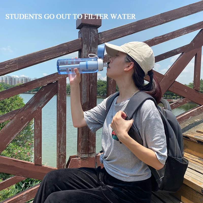 アウトドアアクティビティ用の飲料システム付きウォーターボトル,キャンプ,ハイキング,旅行用のサバイバル水ろ過ボトル,770ml