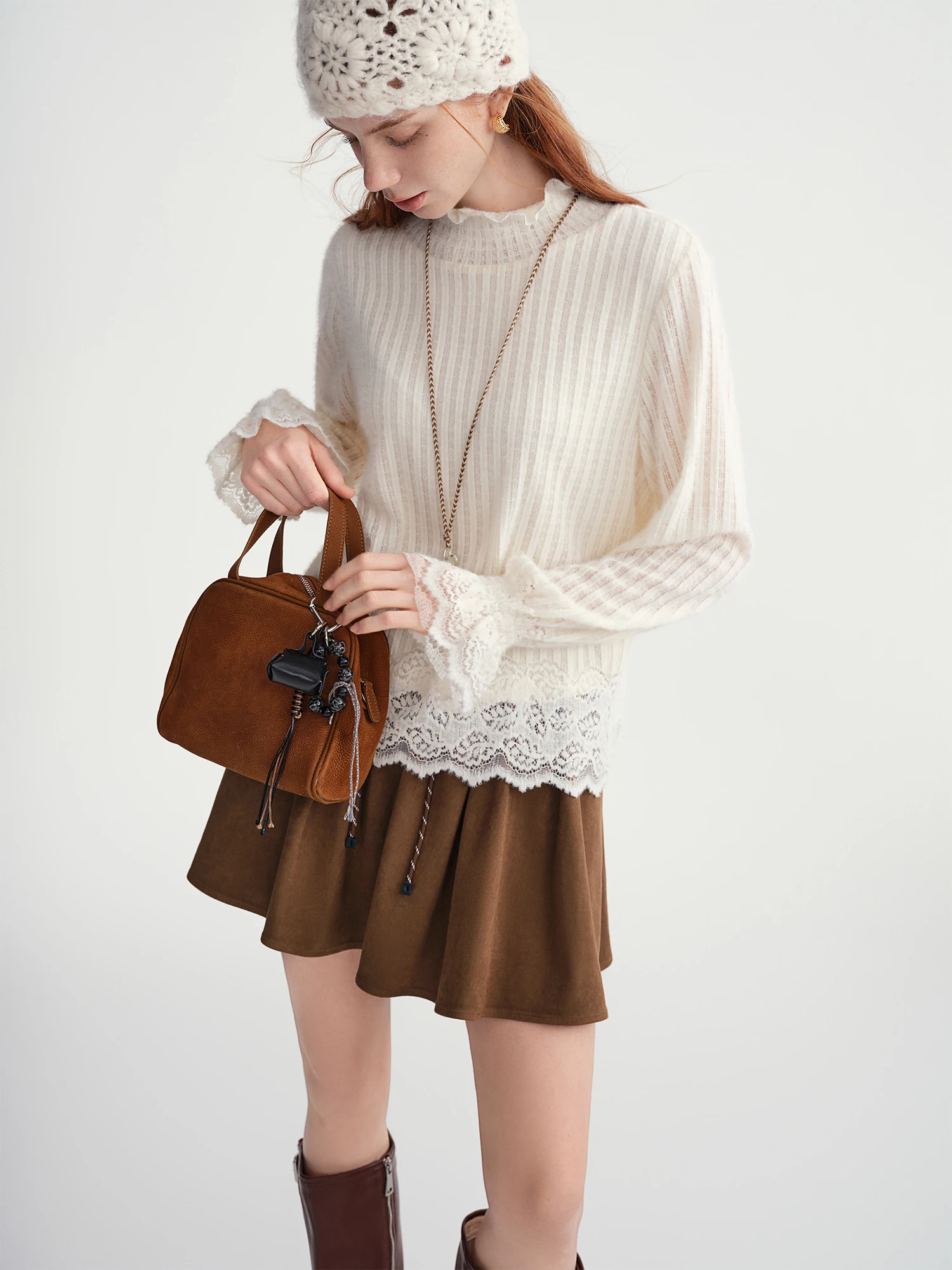 DUSHU لطيف قاع تي شيرت المرأة 2025 الخريف والشتاء ارتداء البلوفرات ارتداء الجنية الدانتيل علوي فضفاض كل مباراة أنيقة السيدات