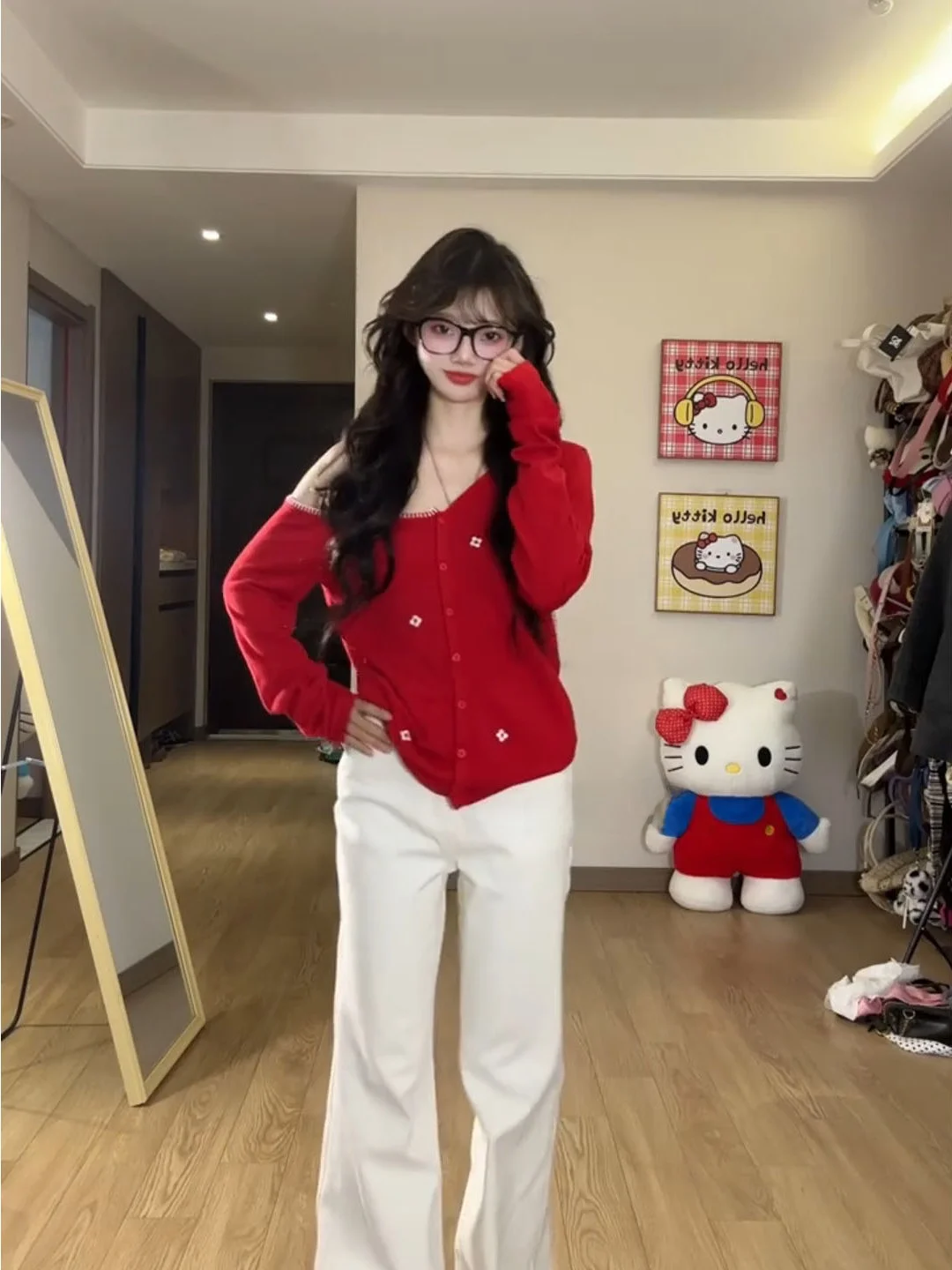 スーパーホワイトレッド刺繍入り花柄オープンカーディガン レディース 秋冬 セクシー 若々しい印象の肩出しニットセーター...