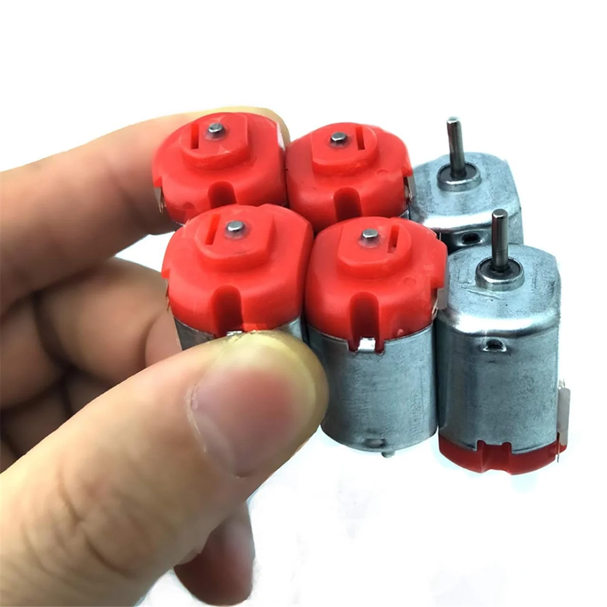 مجموعة محركات YHYS DC، محرك هواية كهربائي صغير 3 فولت -12 فولت 25000 دورة في الدقيقة مغناطيسي قوي مع مروحة رمح، حامل بطارية