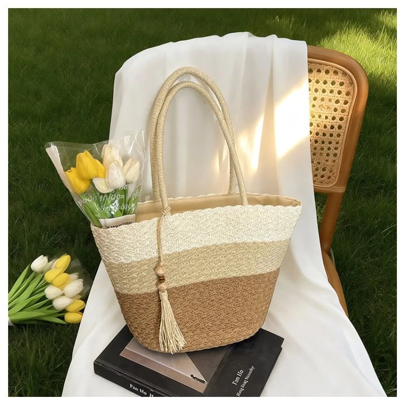 

Elegant Women's Leather Tote And Popular Large Capacity Diaper Bags For Commuter Stylish Vintage Handbag