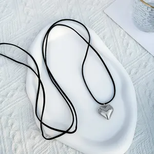Ingemark القوطي الأسود المخملية القلب الكبير قلادة قلادة قلادة أنثى معقود Bowknot حبل قابل للتعديل سلسلة المجوهرات WA الملحقات أعلى 8 مبيعات وقحة الديك - No4