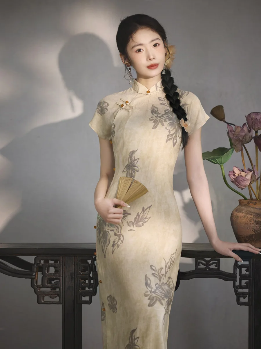

Новое китайское платье-ципао 2026 года в бежевых тонах, в ретро-стиле, с принтом, высококачественное, элегантное, летнее, повседневное, для девушек, с ручной застежкой