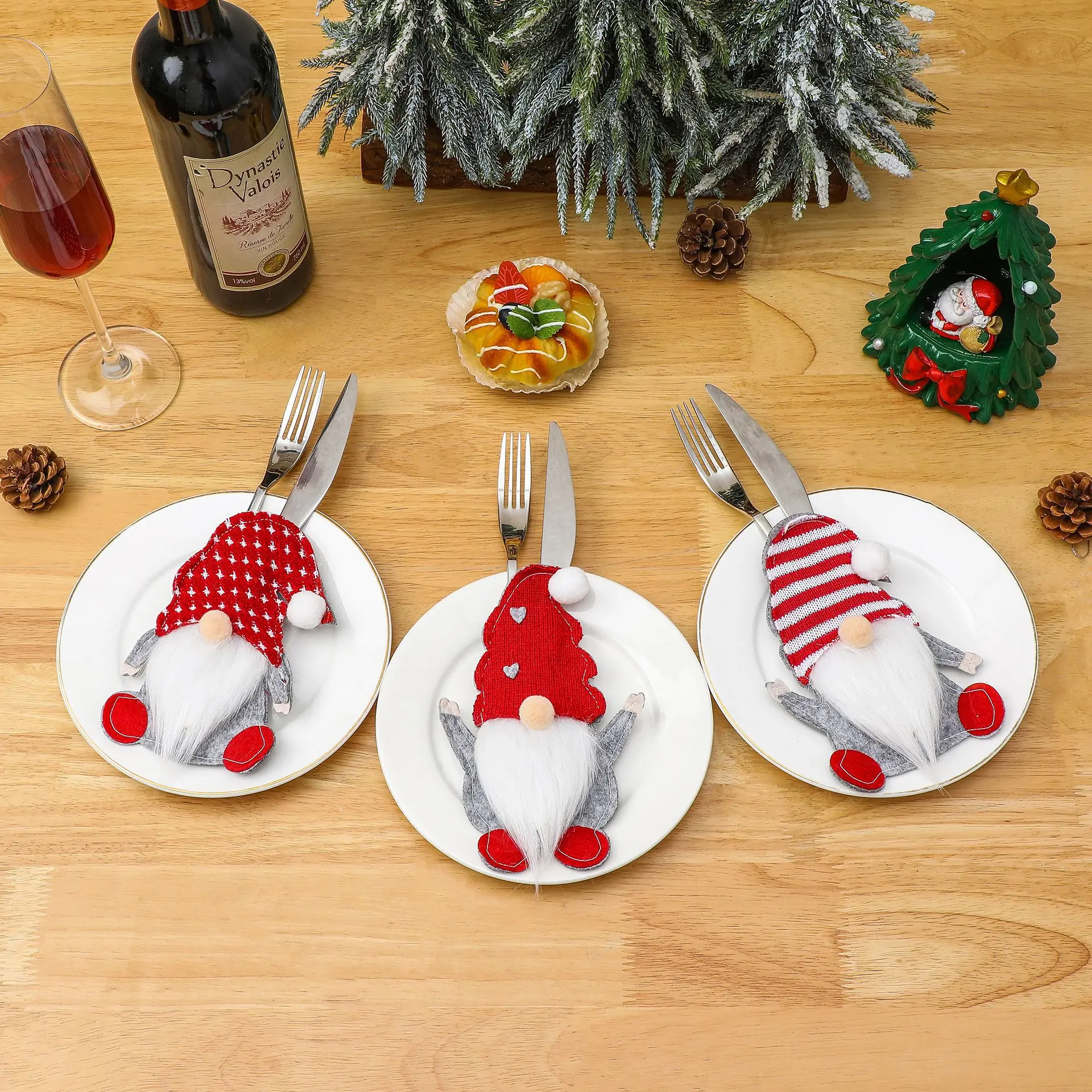 3pcs Christmas Decoration Supplies Dwarf Knife and Fork Set Faceless Elderly Knife and Fork Bag Rudolf Cutlery Set