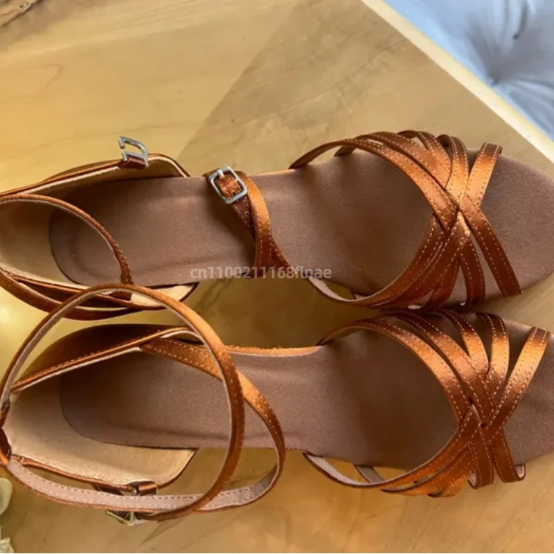 大人女性用ラテンダンスシューズ、ソフトソールハイヒール、大人用ミッドヒールラテンダンスパフォーマンス、社交ダンスシューズ