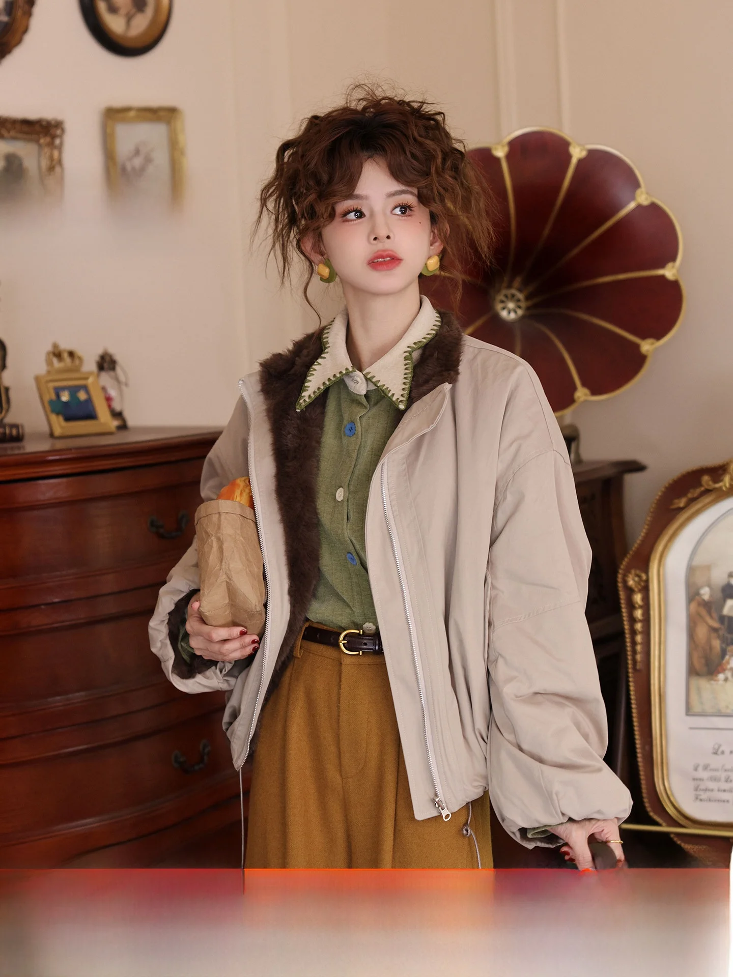 

Женская демисезонная верхняя одежда из меха: теплая, двусторонняя, свободного кроя, с эффектом снежного меха, в стиле ретро, модель Chen Jiajie