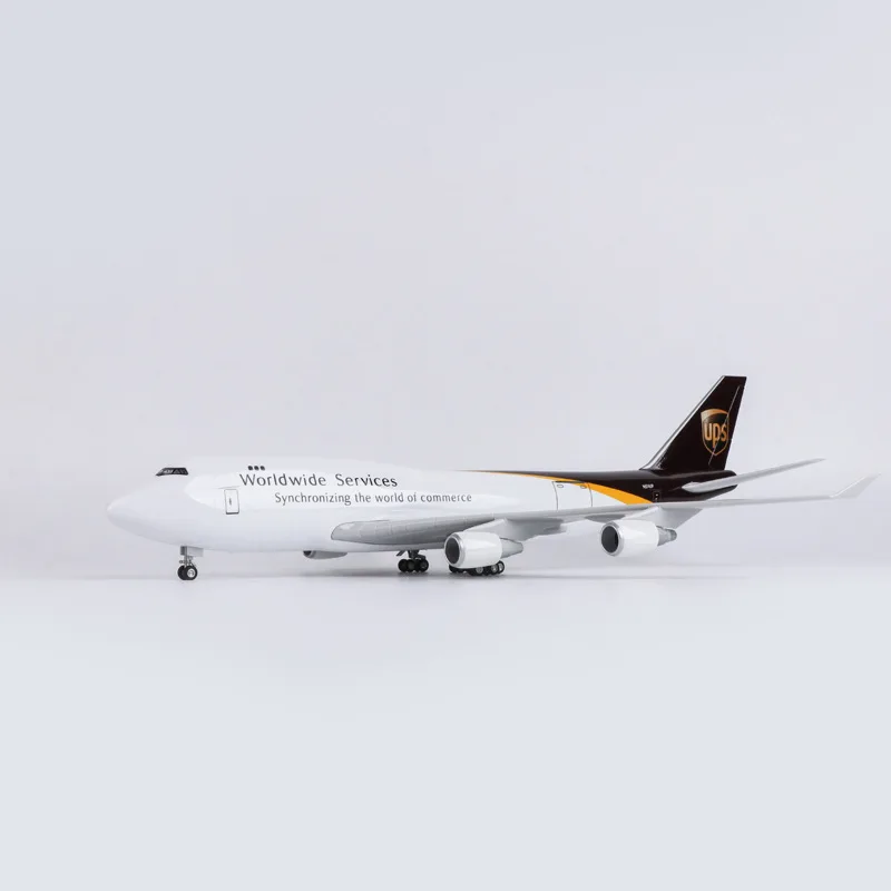 1/157 Scale Boeing 747 UPS Aircraft Model Civil Aviation Cargo W Light and Wheel for Collection Display Resin Diecast Airplanes