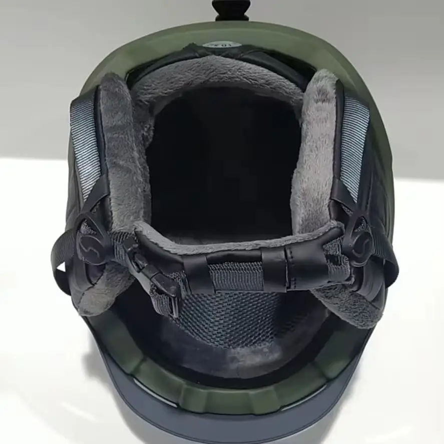 세련된 ABS + EPS 소재, 사이즈 조절 가능, 햇빛 가리개 포함 성인용/청소년용 멀티 스포츠 스키 헬멧