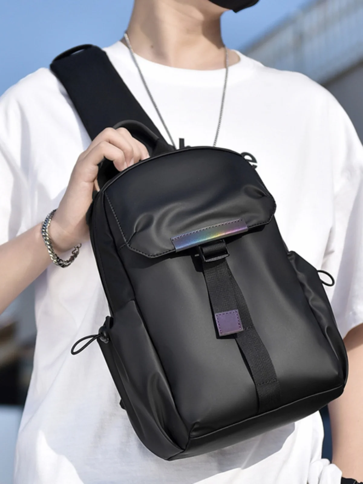 MTFSKAER トレンディなアウトドアスポーツメンズクロスボディバッグ軽量シングルショルダーバックパック多機能チェストバッグ