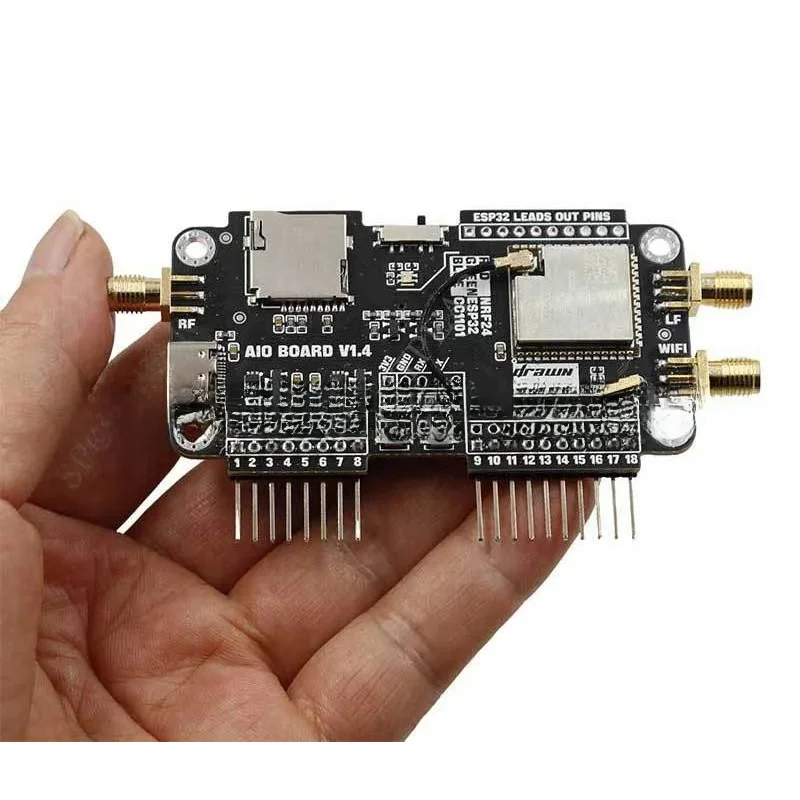 Flipper Zero3-in-1 Expansion BoardWiFi-ESP32+CC1101+NRF244Multifunctional Flying squirrel