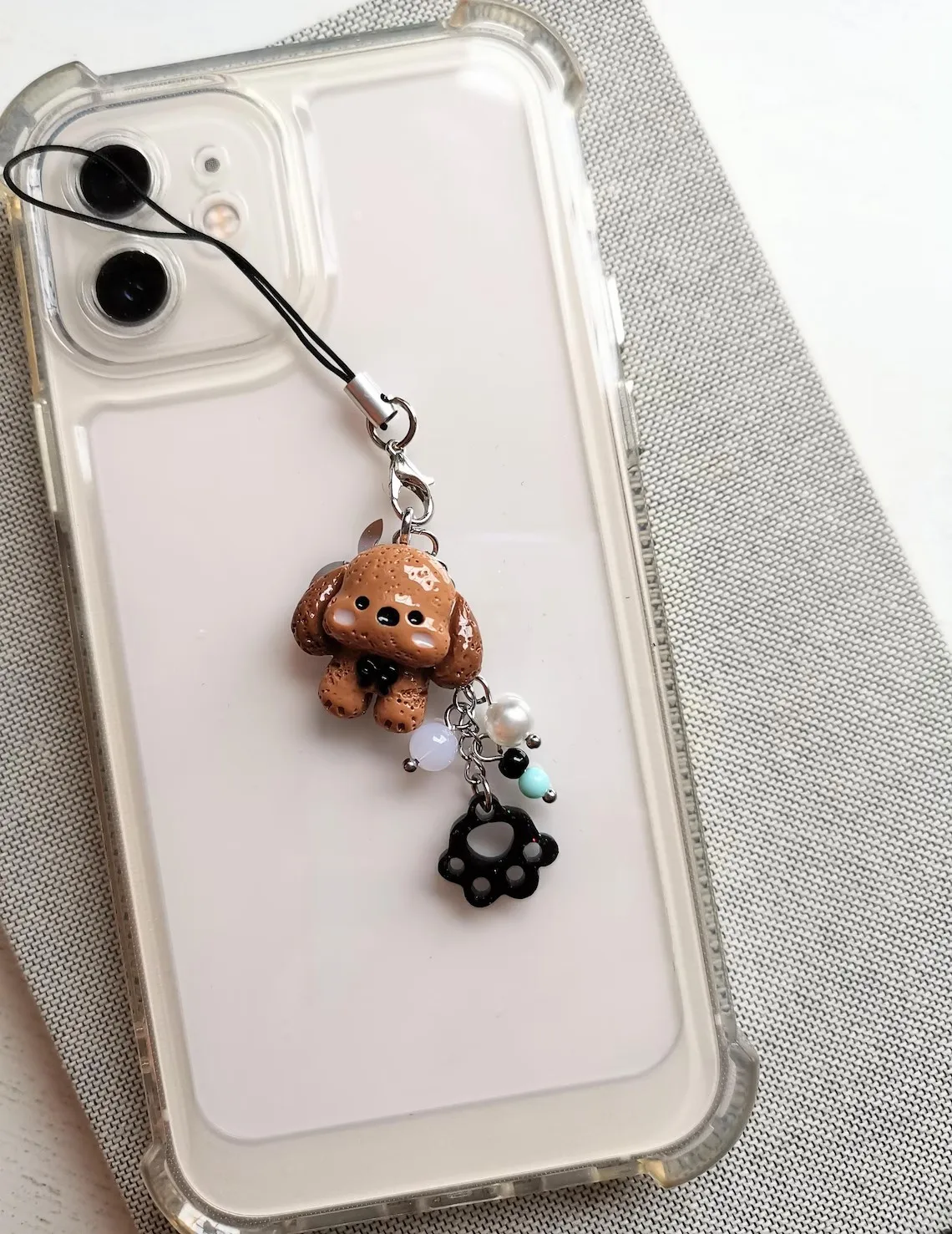 Cordón para teléfono Lindo perro marrón caniche pata de perro colgante para teléfono con cuentas, pata de resina hecha a mano, llavero de regalo para móvil