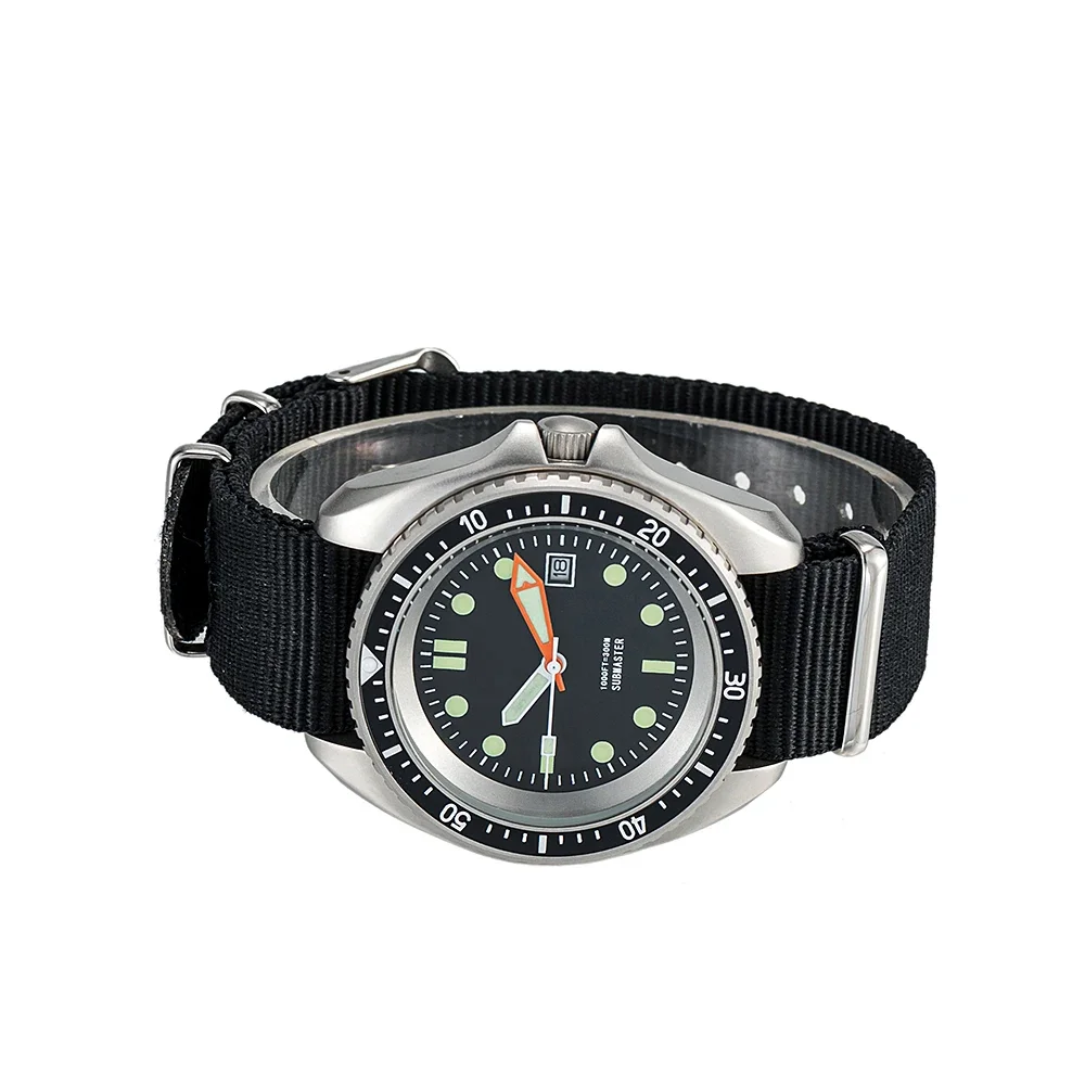 Qimei Classic US Special Forces UDT Ejército militar Deporte Reloj de buceo al aire libre para hombres SM8016A Acabado mate