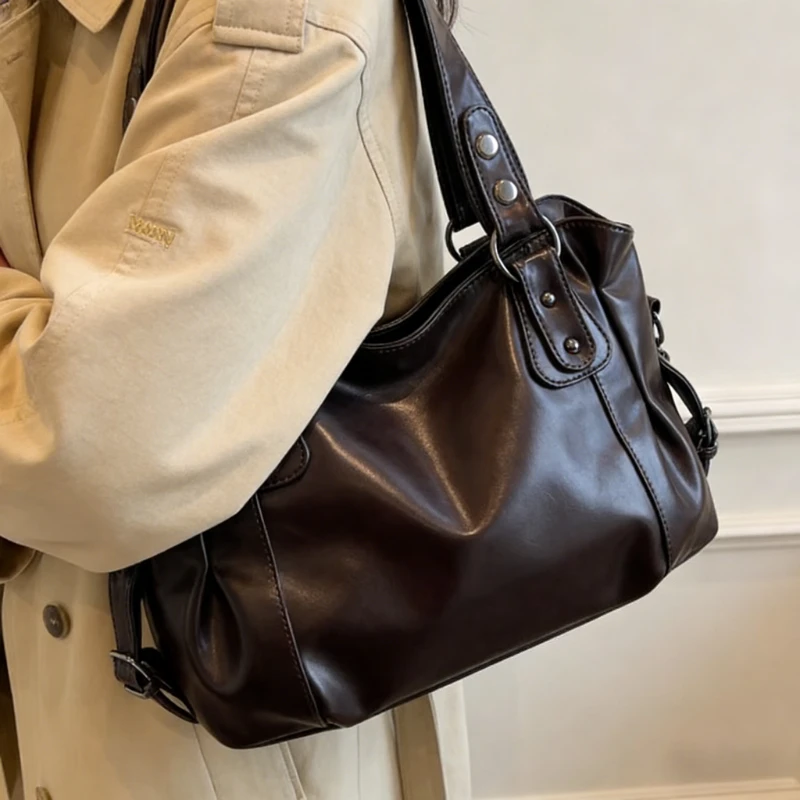 

Large Capacity Vintage European American Style Tote Bag Women Shoulder Crossbody Handbag Fashion Casual Commuter Top Handle Bag