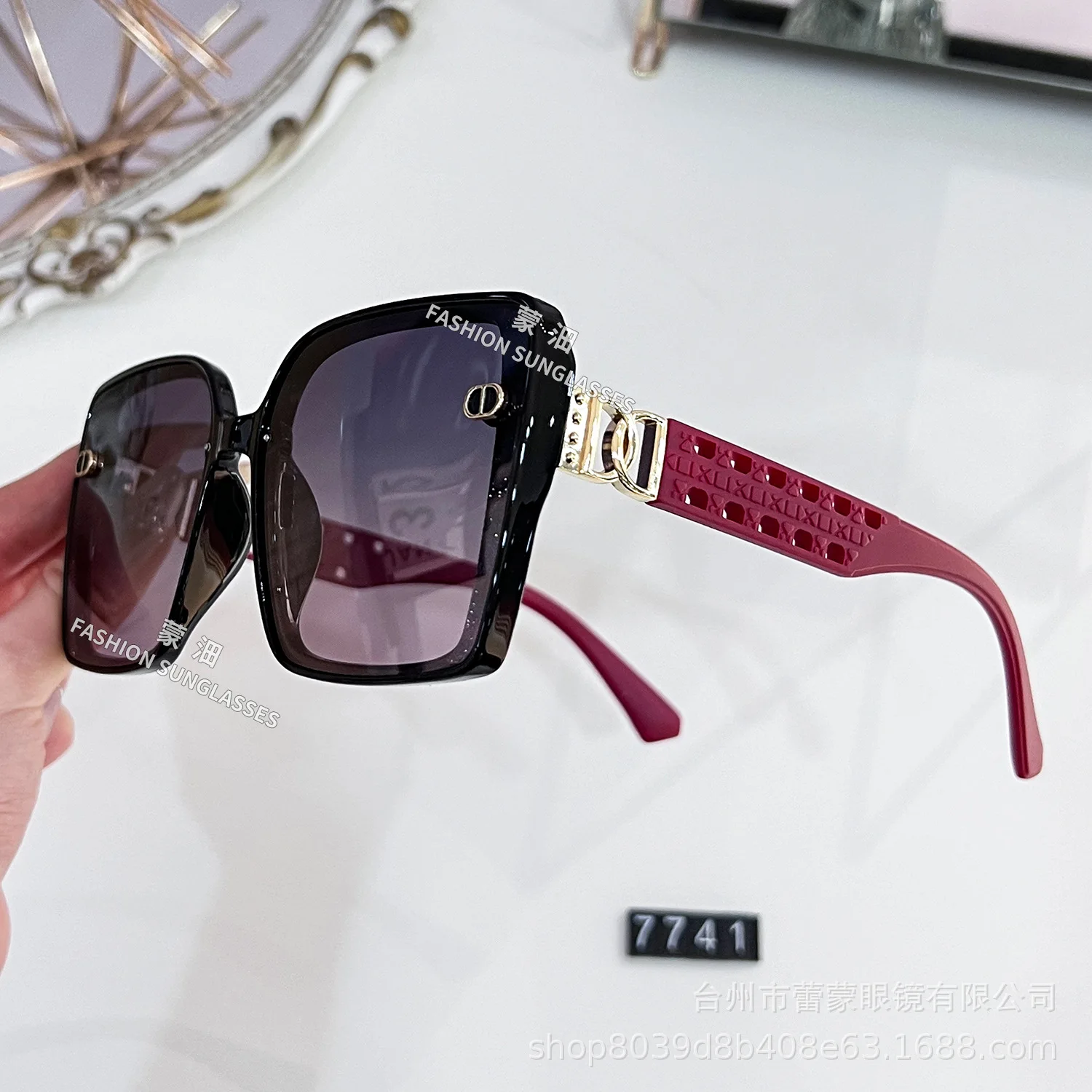 

2025 HD Polarized Sunglasses Trendy Square Frame UV Protection Sunshade Hot Selling Versatile