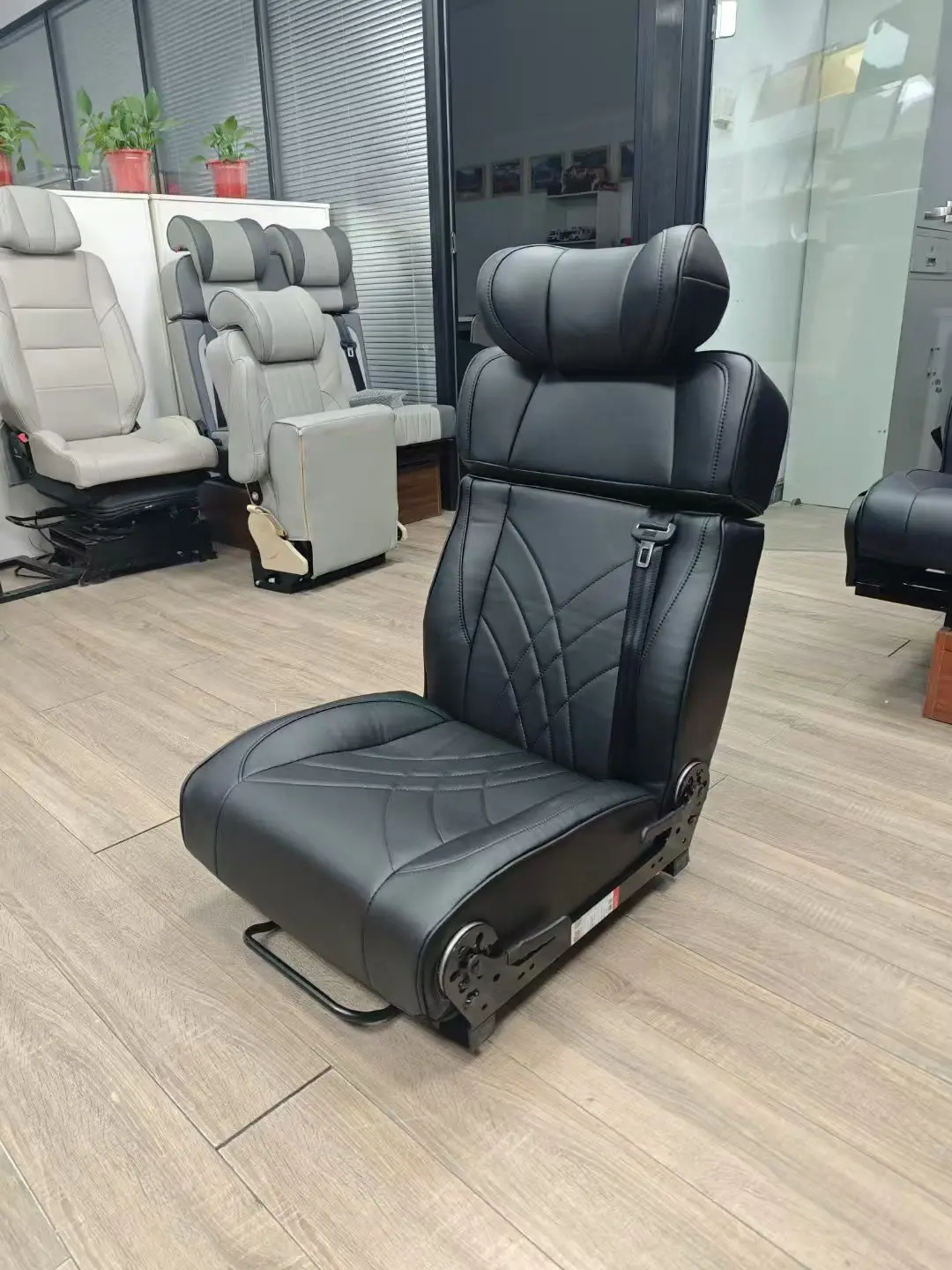 Customized AutoLiuMa L005H Modified Passenger Rv Swivel Seat Camper Van  Bed PU Leather Car Seat for Van Conversion Aft
