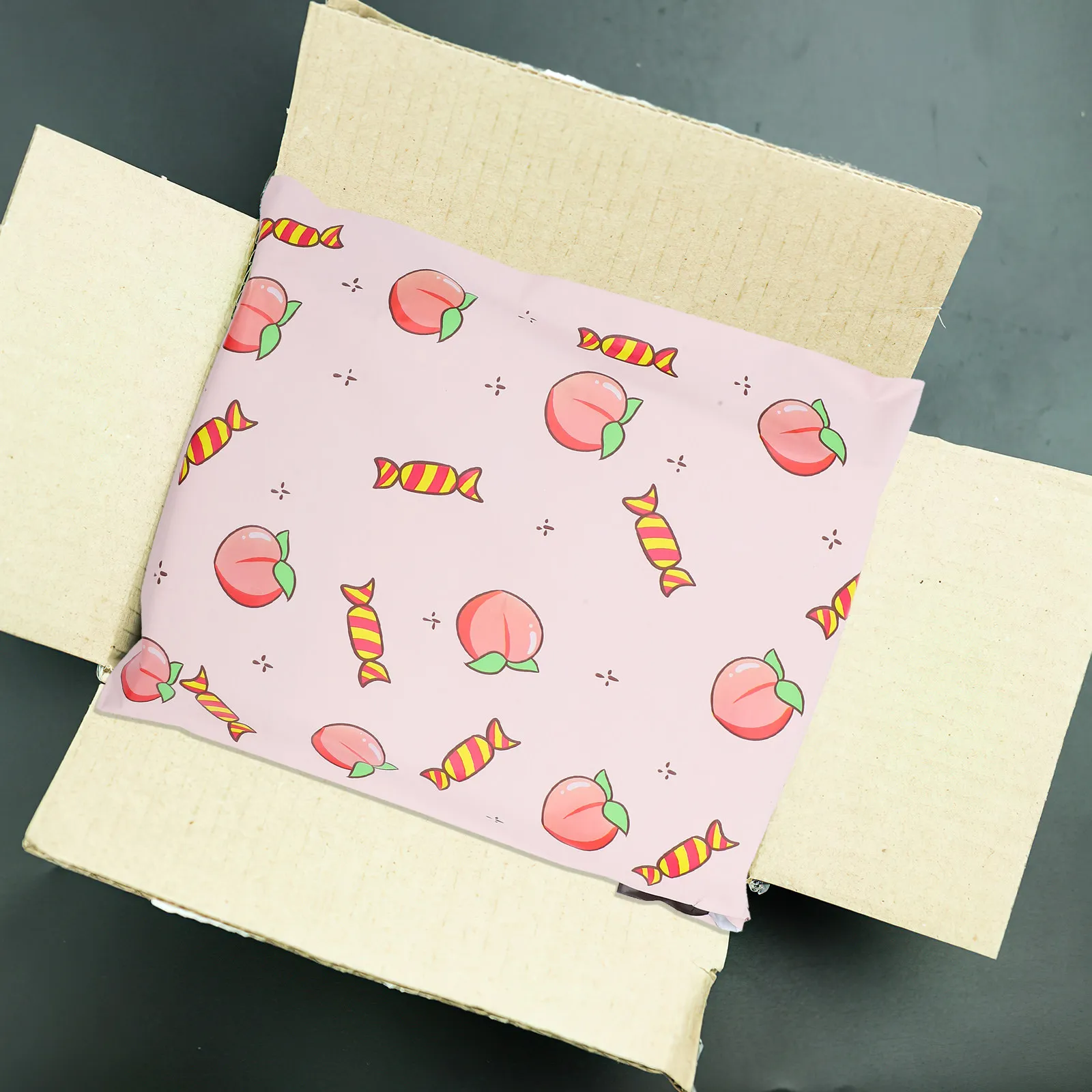 

100Pcs Peach-Shaped Shipping Bags Thick Anti-Wear Self-Adhesive Poly Mailers Leak-Proof Mailing Envelopes for Small