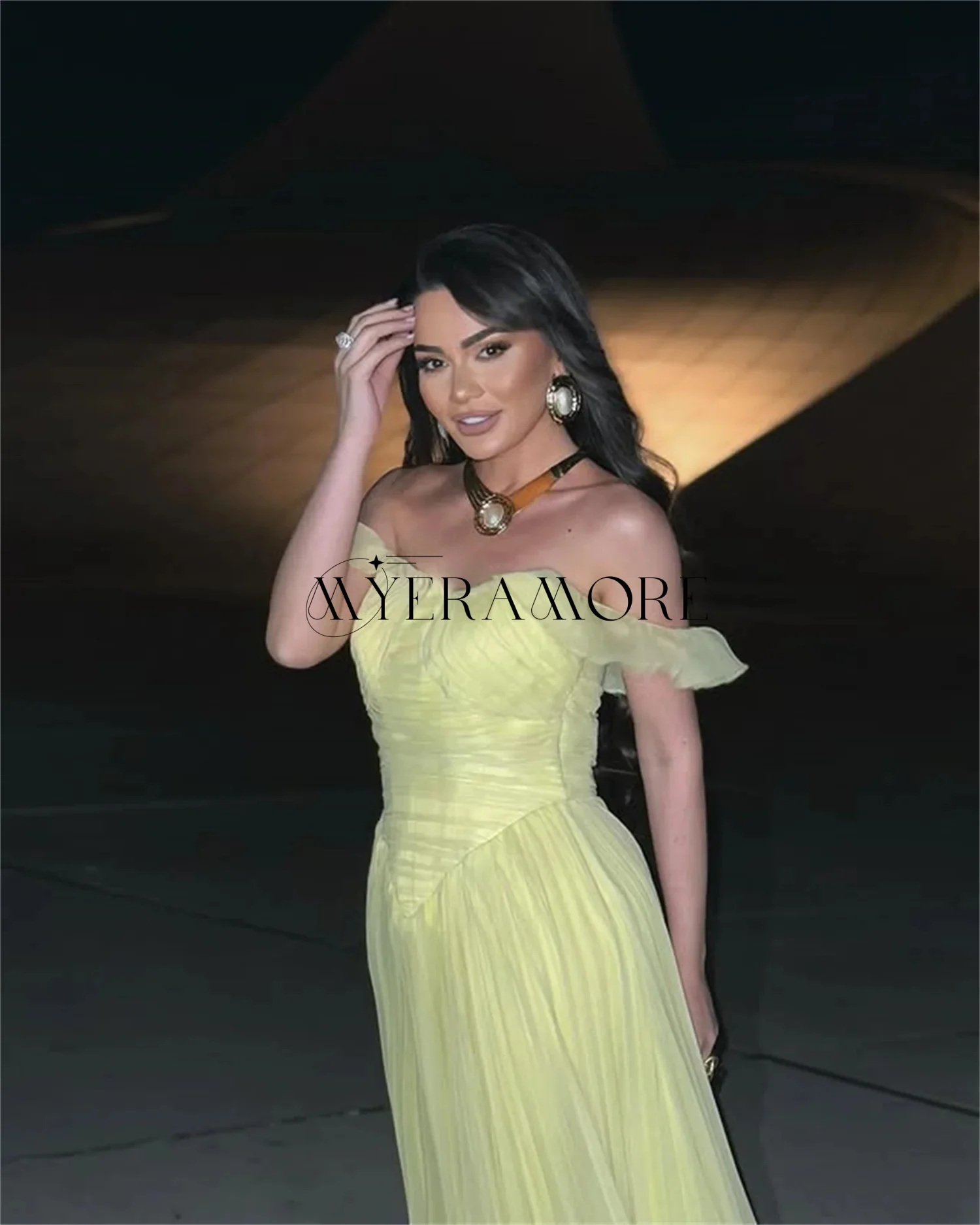 심플한 노란색 이브닝 드레스 오프숄더 튤 A라인 파티 프롬 가운 맞춤형 이브닝 드레스