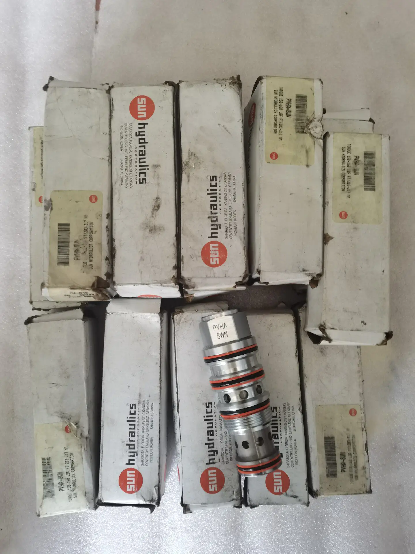 SUN Pressure Relief Valve PVHA-8WN, Brand New And Genuine, The Packaging Is Relatively Old, And The Things Are Brand New.