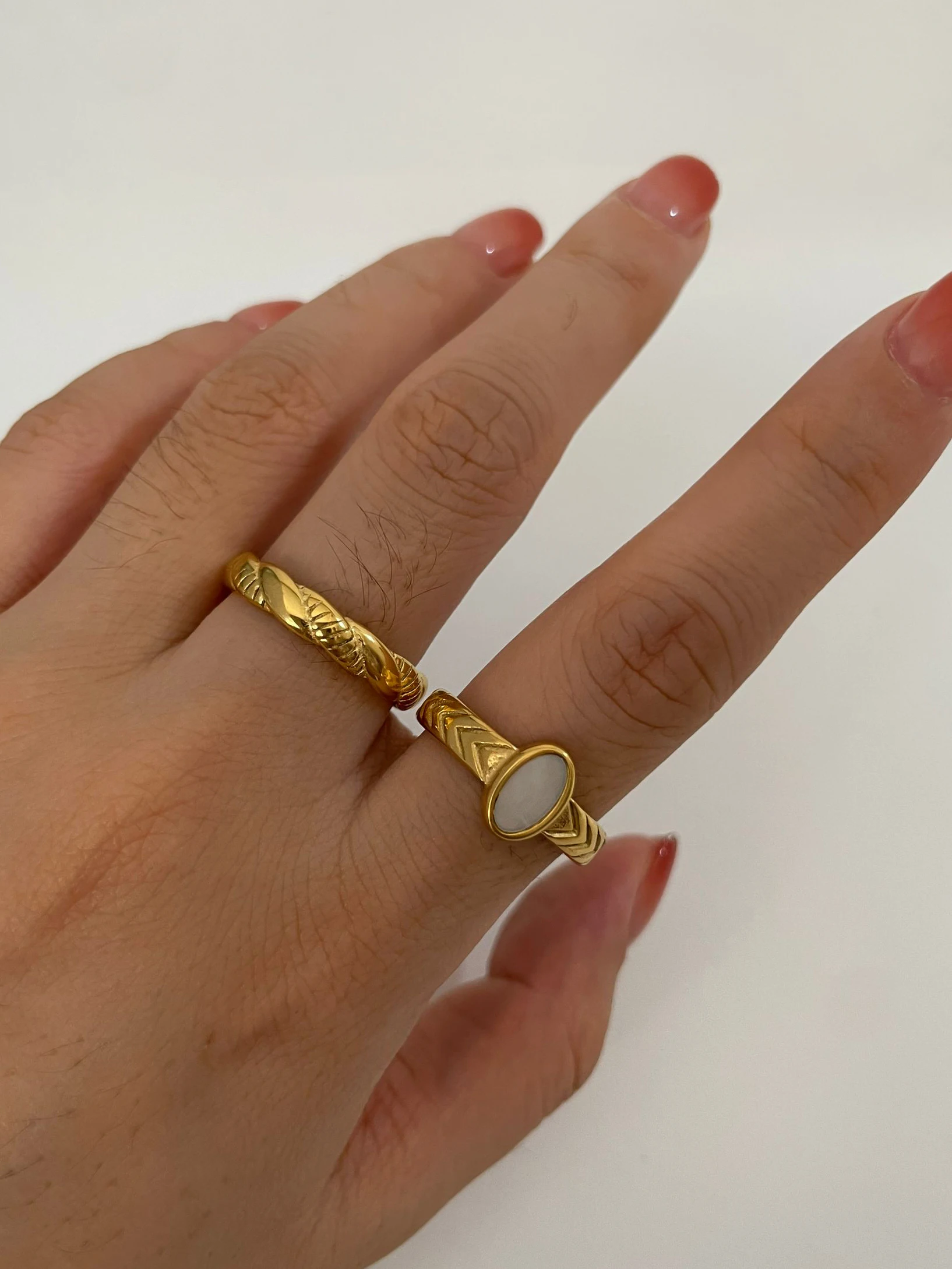 GHIDBK Simple Trendy 18K Gold Plated Oval White Mother of Pearl Rings for Women Stainless Steel Waterproof Wedding Party Jewelry
