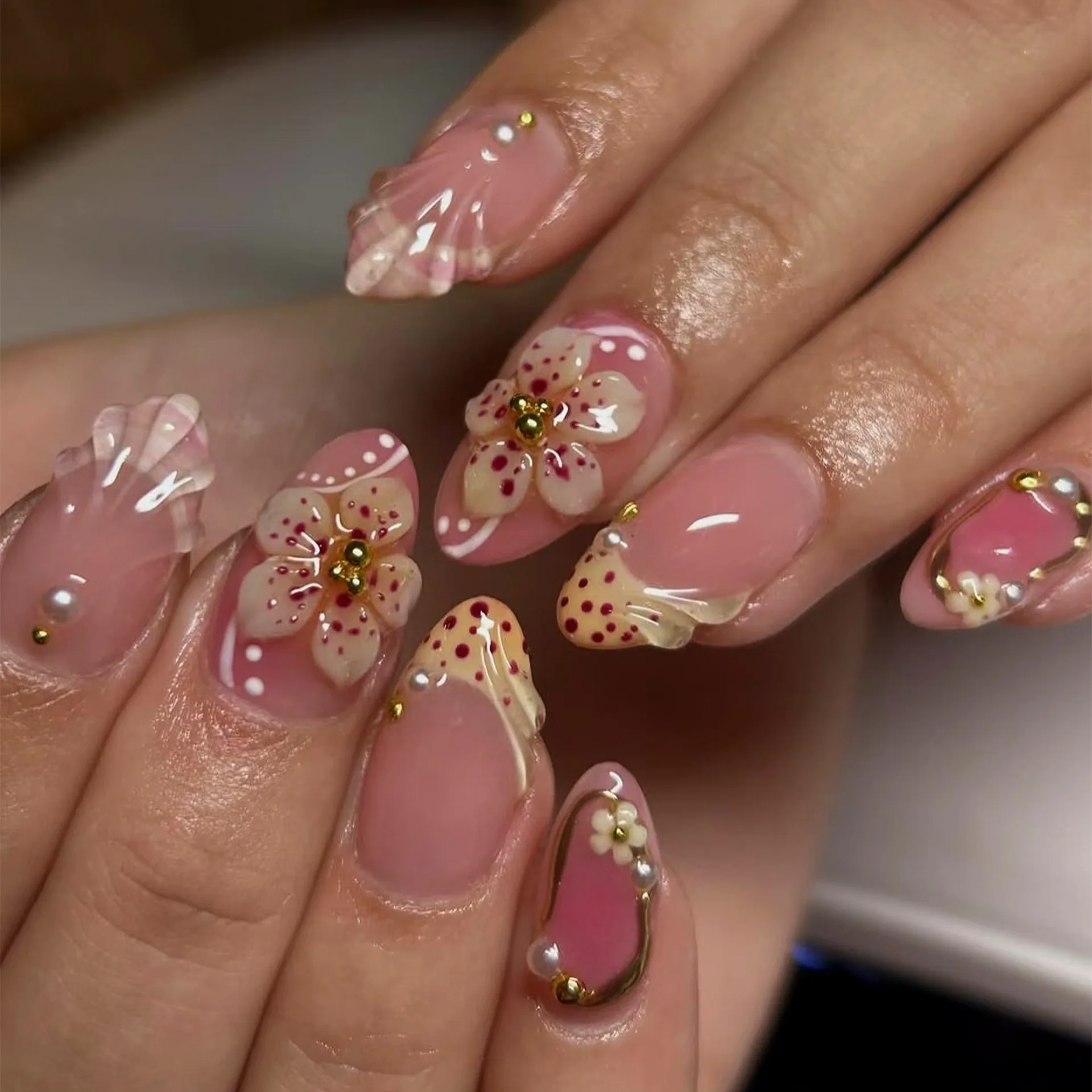 24pcs Leopard Print Gradient Fake Nails Sets Flower Almond Press on Nails Tips Shell Pearl Design False Nail Pink Blush Manicure