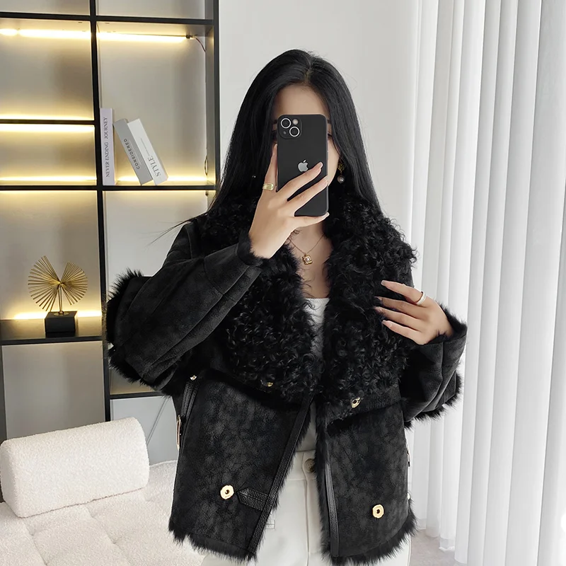 Fur Women\'s Jacket Winter New Rabbit Fur Integrated Lamb Plush Collar Short Thickened Warm Luxury Coat Loose Long sleeved Korean