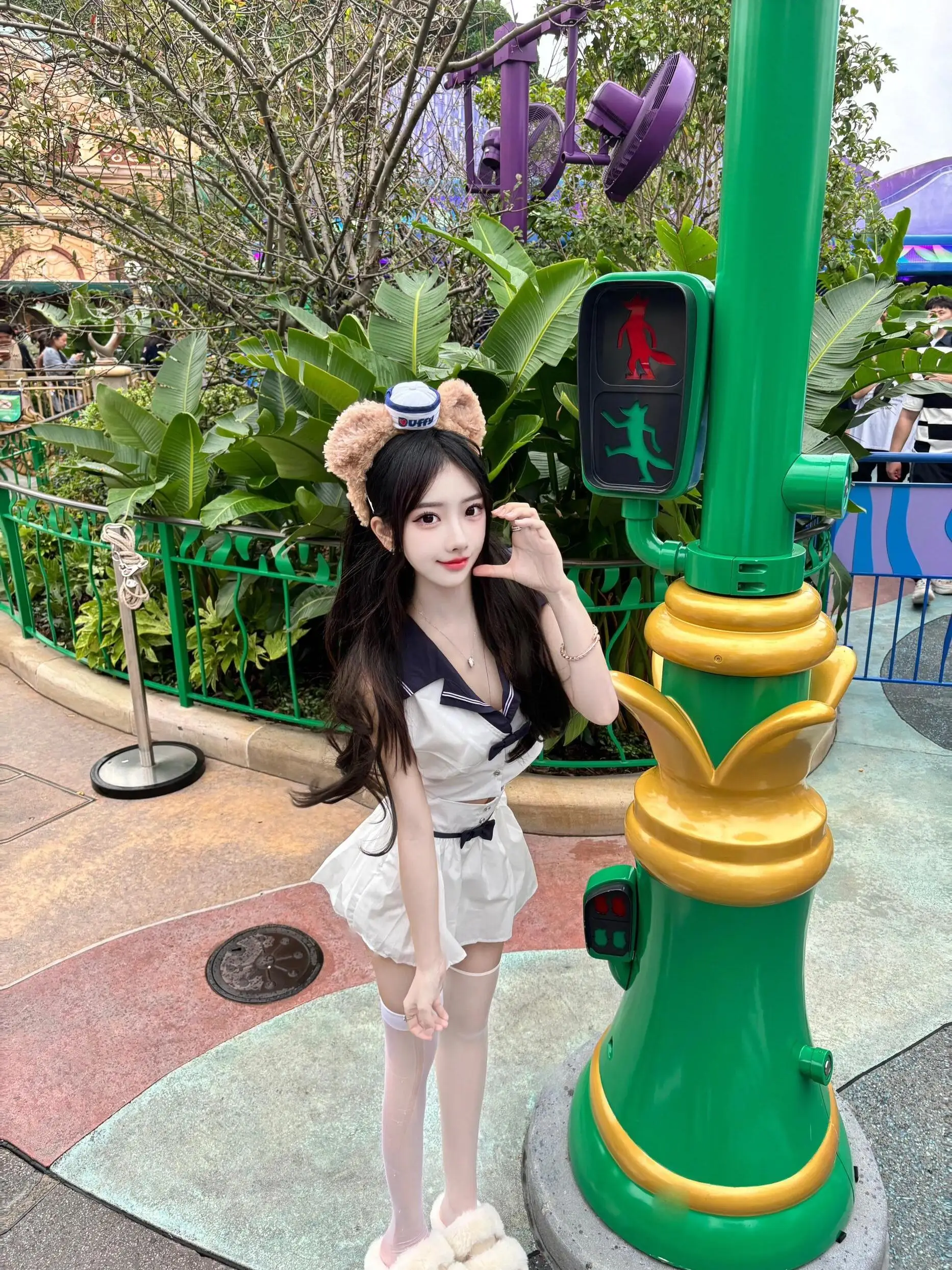 

Korean College Style Sweet Spicy Girl Navy Collar Knot Sleeveless Shirt High Waist Striped Matching Set