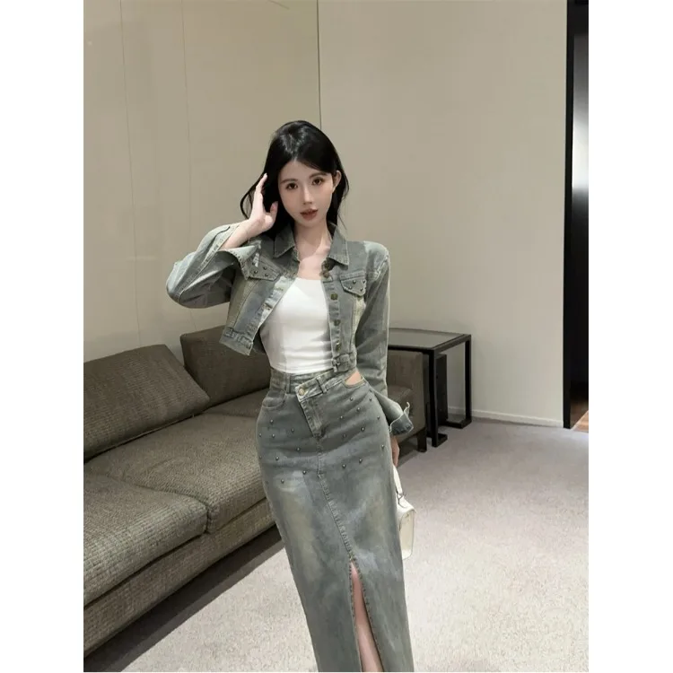 

Fall 2024 New Vintage Denim Spicy Girl Embellished Long Sleeve Jacket High Waist Slit Dress Set Fashionable Two-Piece Suit