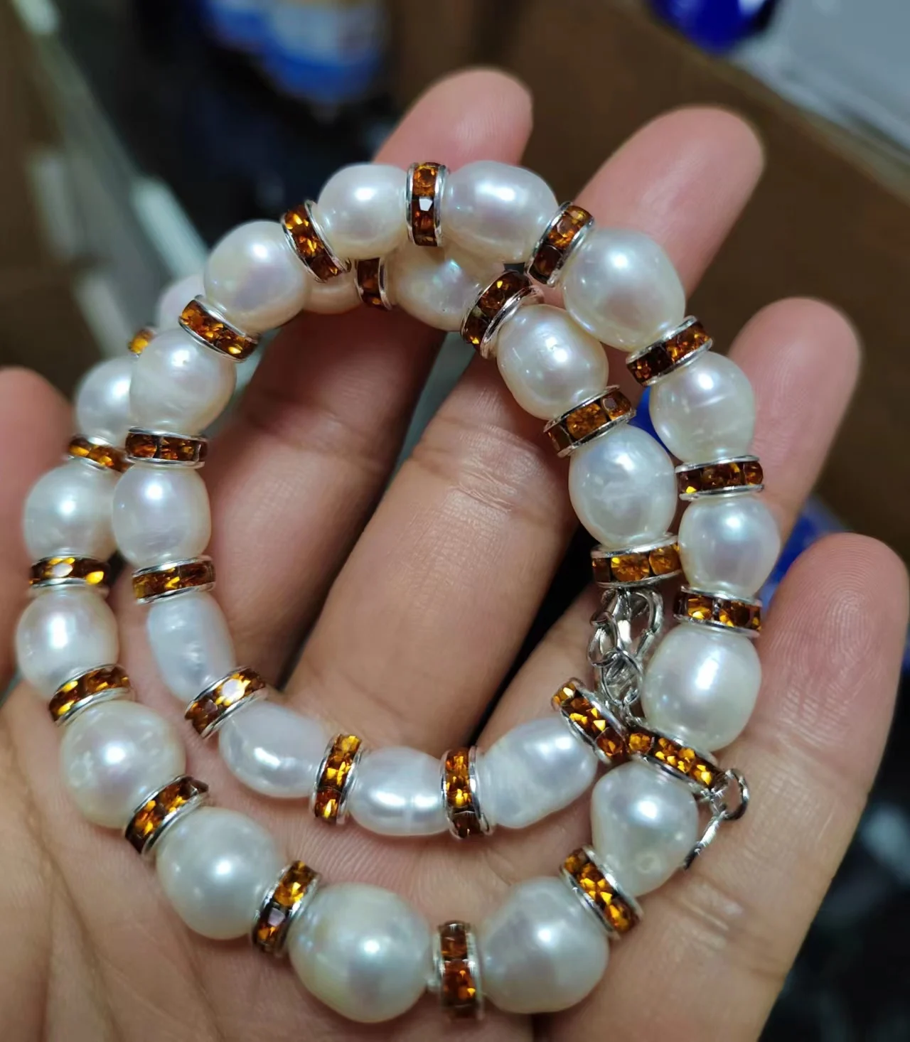 New Arriver Pearl Jewelry 7-8mm Rice White Freshwater Cultured Pearl Necklace for Wome Gift Brown Rhinestone 33cm Necklace