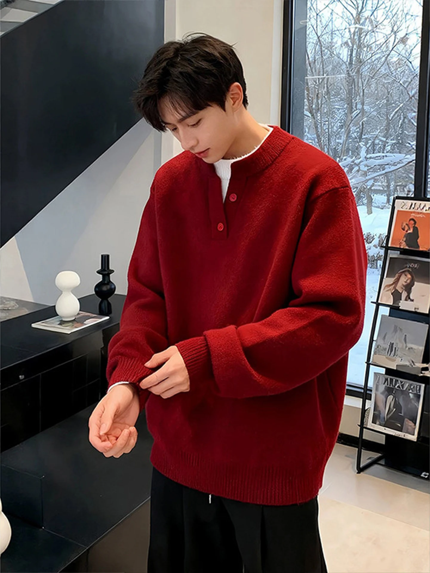 

Красный вязаный свитер с v-образным вырезом для мужчин, осень-зима, свободный крой, удобная внутренняя одежда, искусственный комплект из двух предметов, год Luy Charm