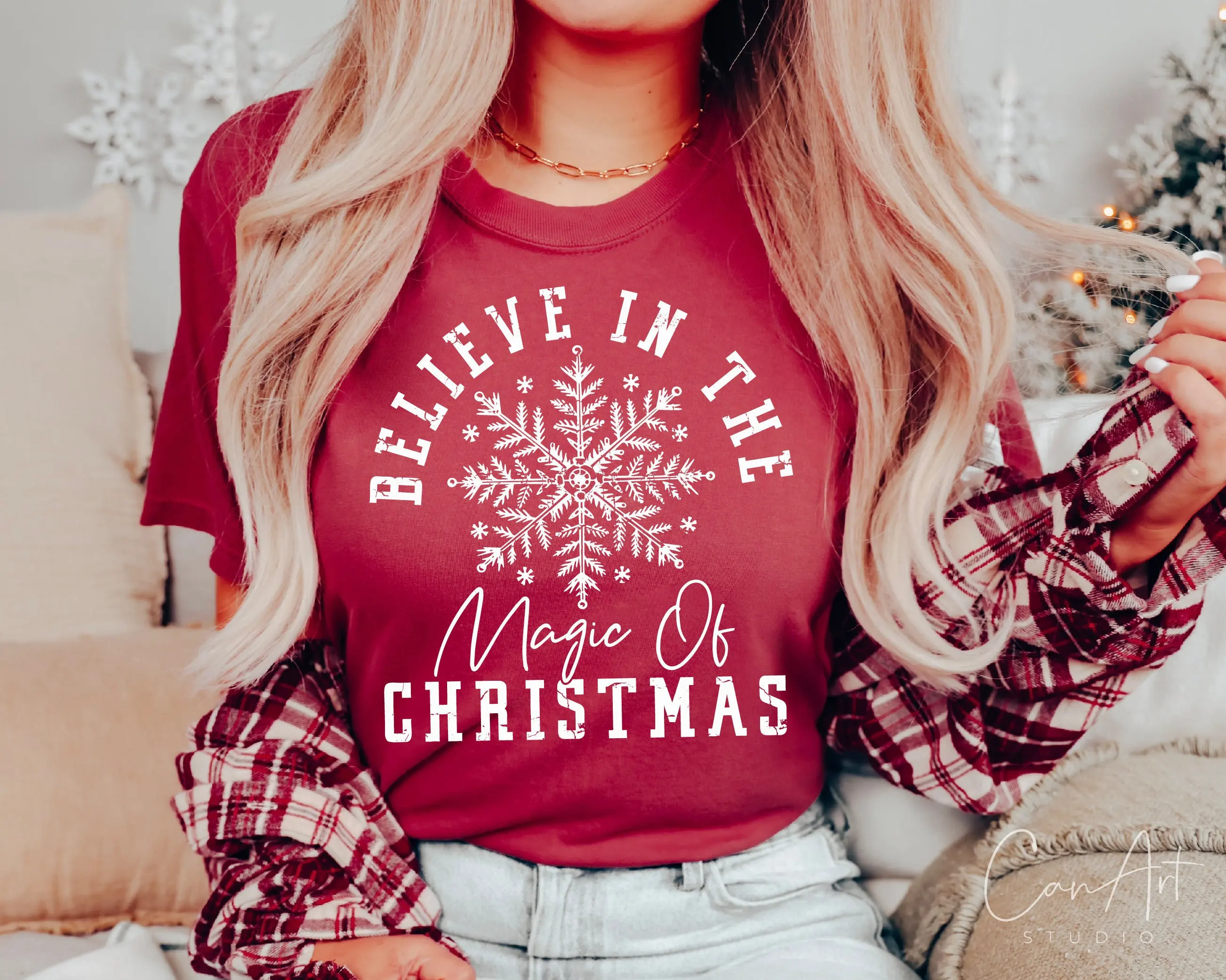 2023 New Hot Sale Christmas Christmas Shirt Believe in The Magic on Christmas Women T-shirt Cute Snowflake Marry Christmas Tee