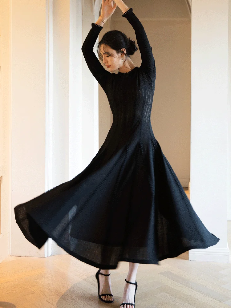 QMQA-女性のための透かし彫りメッシュスプライシングドレス,スリムウエスト,刺繍レース,大きなスイング,モノクロ,エレガント,ファッション,a768