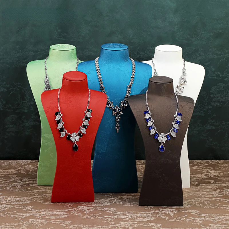 Window model portrait jewelry pendant display national fashion pattern portrait display props necklace display rack