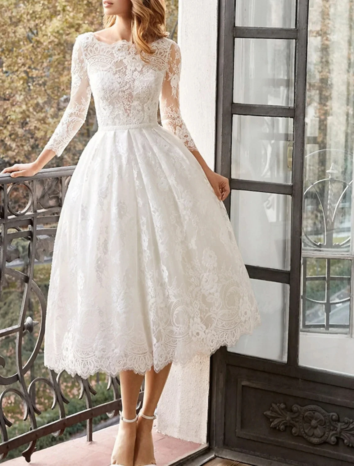 White Lace Wedding Dress Long Sleeve Scoop Neck Backless  Bridal Dress for Wedding