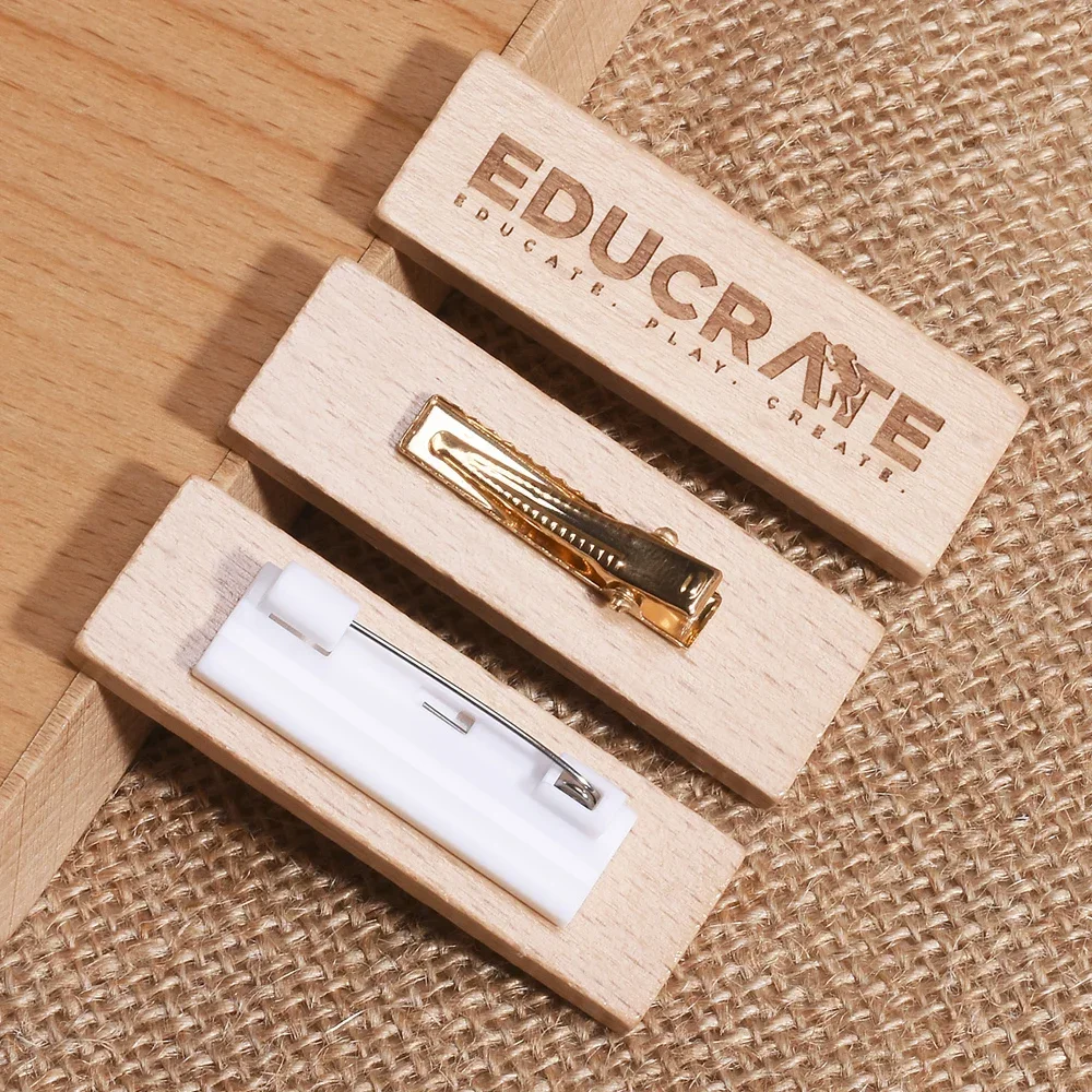 60*20 مللي متر دبابيس مجانية قابلة للتخصيص دبوس لوحة معرف الأعمال علامة خشبية شارات اسم مخصصة شعار نص محفور شخصي مجاني