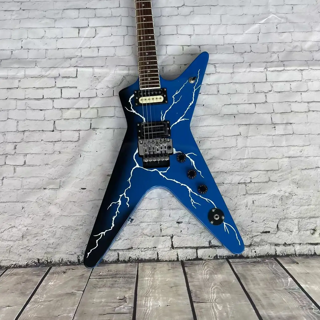 Electric Guitar Alien Lightning 6-Chord Electric Guitar, Blue Body, Factory Realistic Photo, In Stock, Order and Ship Immediatel