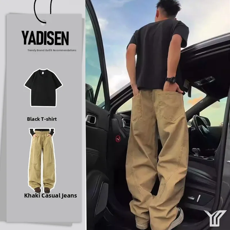 

Комплект мужской рабочей одежды: брюки-плиссе цвета хаки и хлопковая футболка с длинным рукавом для зимней коллекции