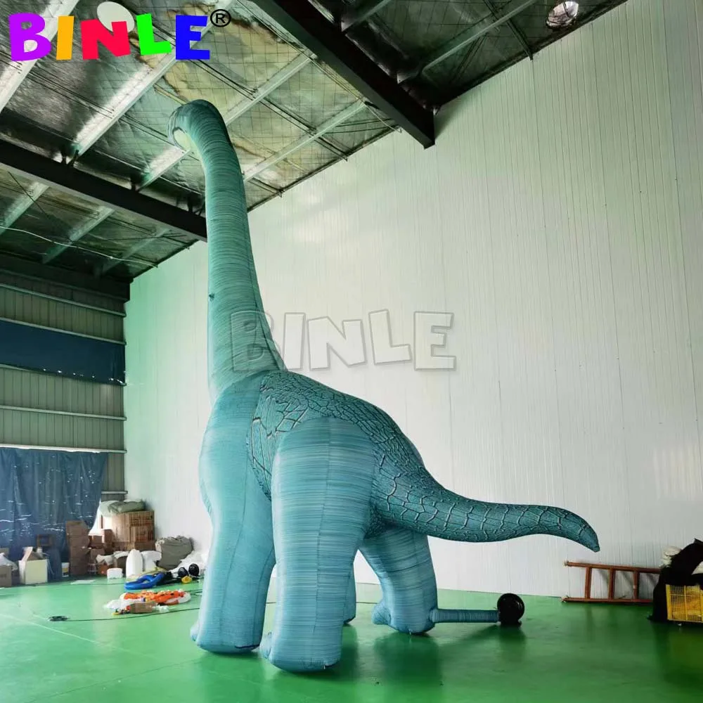 Tema del periodo giurassico Dinosauro gonfiabile gigante del brachiosauro da 8 m Air Blow Up Dinosauro più alto con collo lungo per gli pubblicitari all'aperto