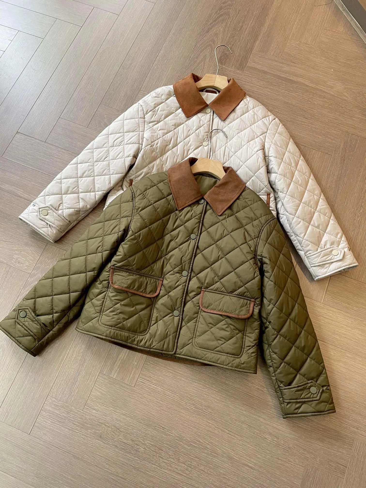 Retro-Style Collared Diamond Pattern Cotton-Padded Jacket, Short, Versatile, Slimming, Fashionable, Winter Style, Warm.