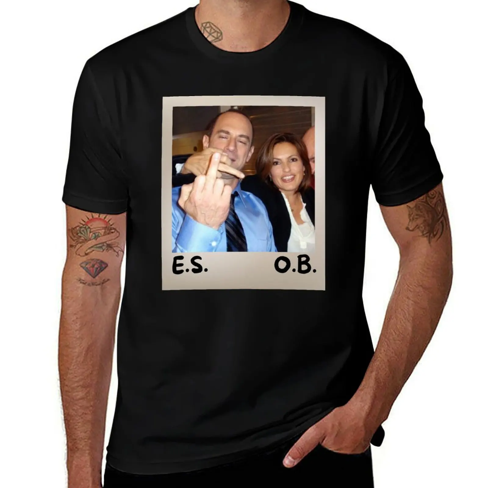 Elliot Stabler And Olivia Benson Actors and musicians giving the middle finger meme T-Shirt t shirts for man cotton T-Shirt