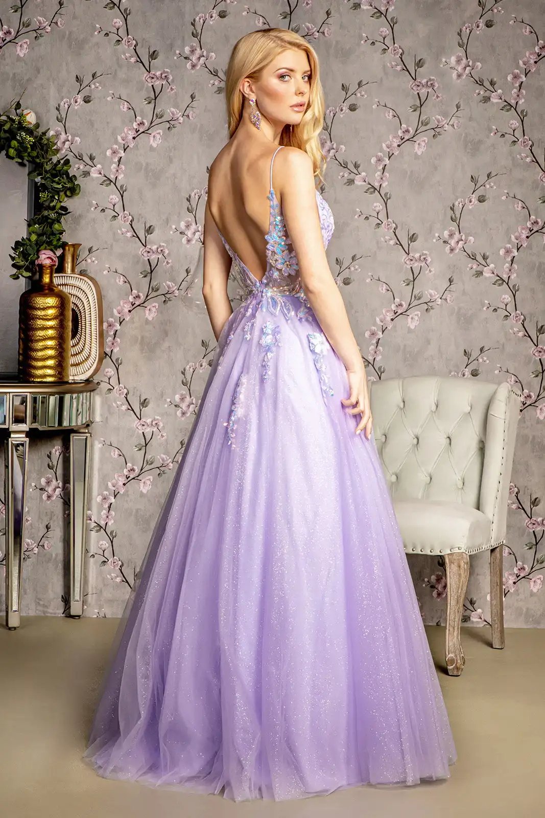 Luxurious Tulle Fairy Graduation Dresses V-neck Spaghetti Straps Sequins Appliques Illusion Backless   Prom Dress Customized