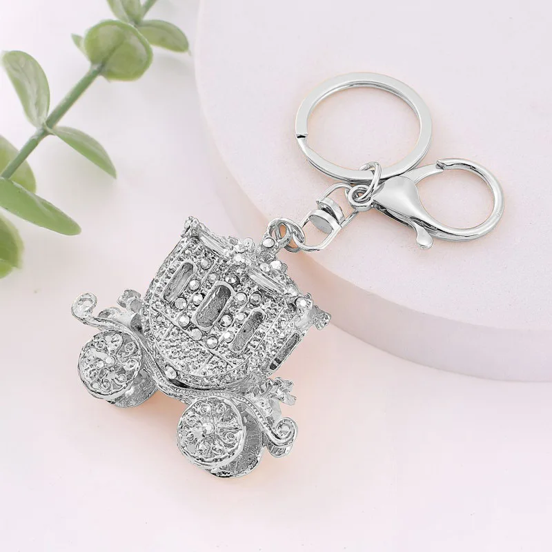 Porte-clés de voiture de chariot de citrouille créatif avec pendentif en strass, bijoux tendance, cadeau 2025