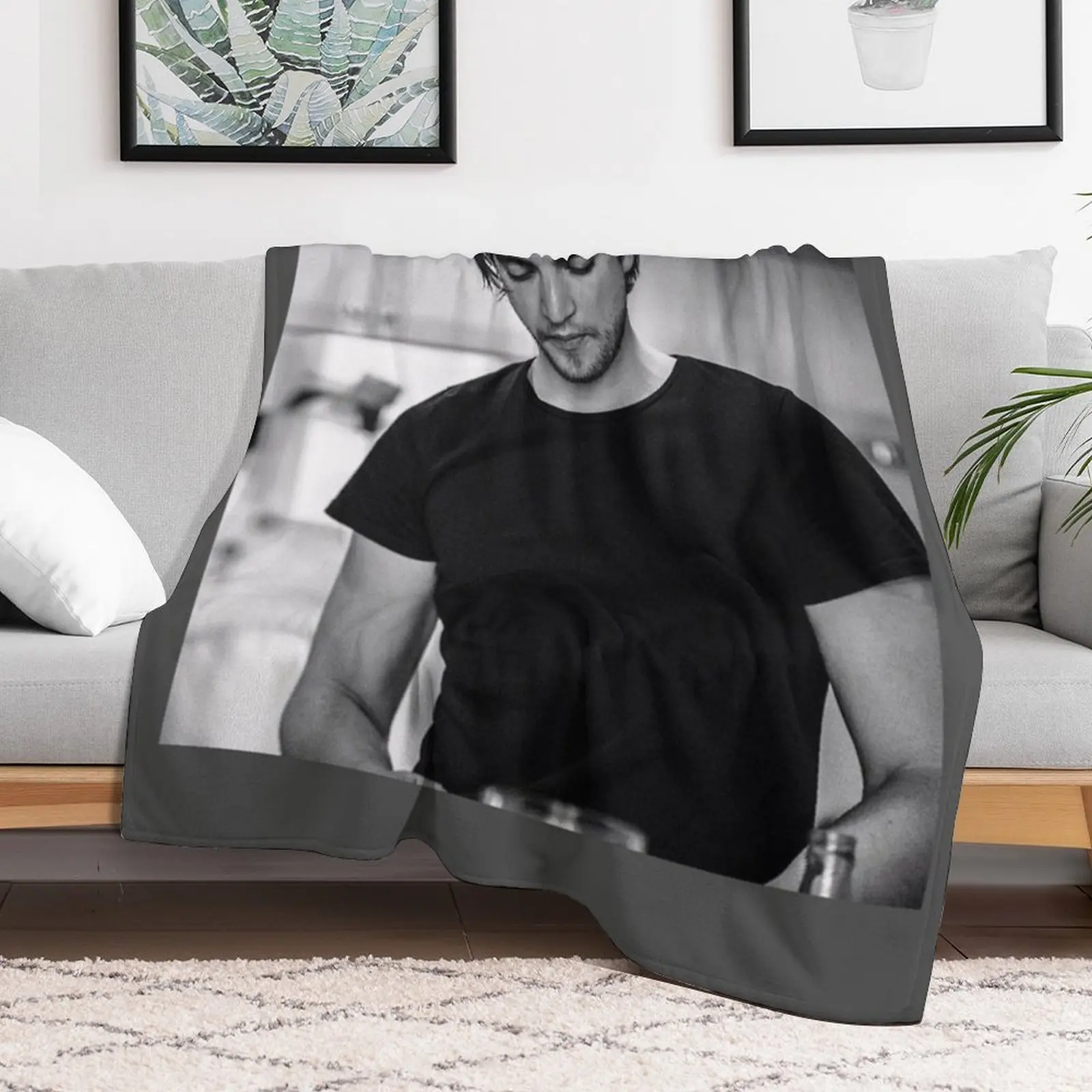 richard harmon Throw Blanket Luxury Designer manga Blankets