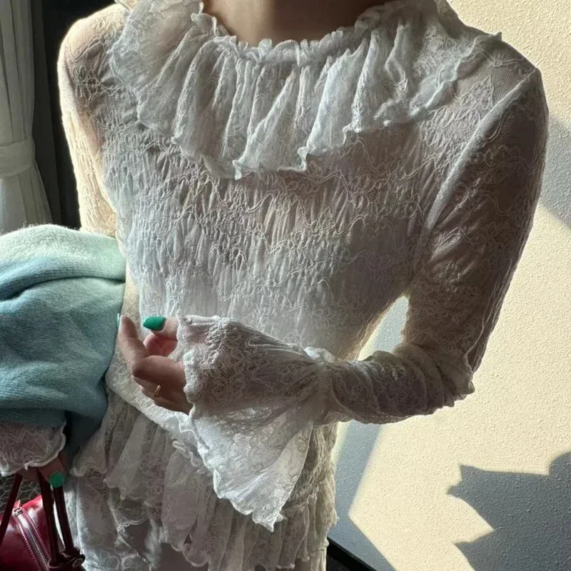 

Белая кружевная нижняя рубашка с рюшами для женщин, осенний новый корейский стиль, модный топ с круглым вырезом XQ486
